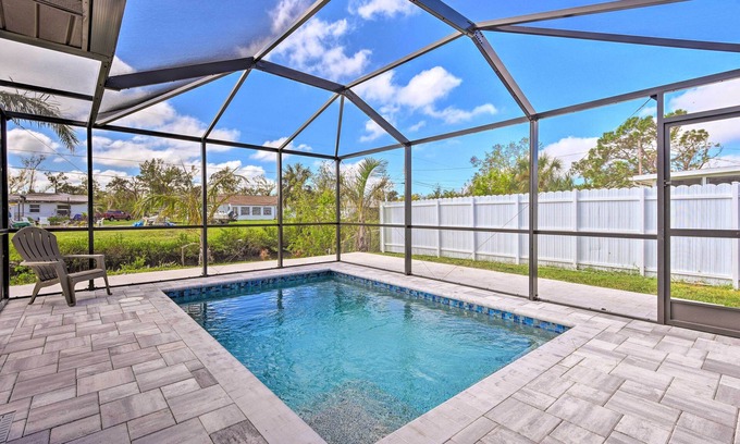 Englewood South House | Englewood Escape w/Screened-In Pool & Grill!