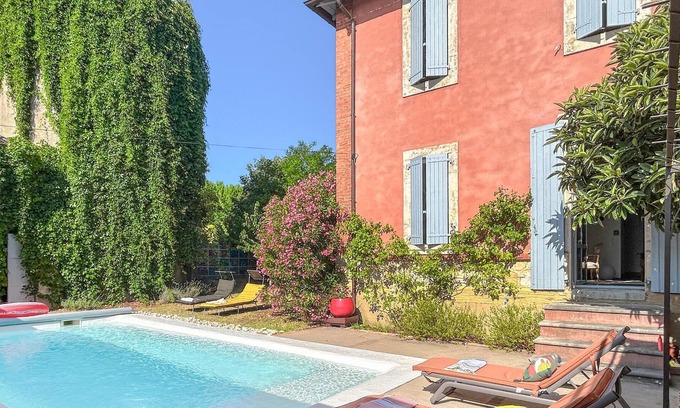 Cannes-et-Clairan House | Enjoy a relaxing vacation in this appealing vacation home.