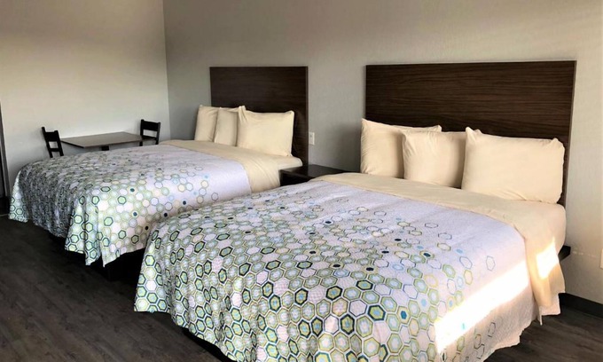 Arena District Hotel | Enjoy Affordable Comfort Near San Antonio Zoo – Great for Tourists - 4 Units