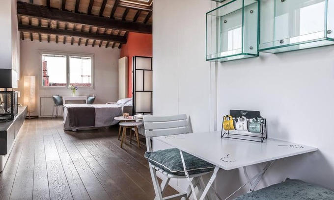 Historic Centre Apartment | enJoy Home - Mansarda nel cuore di Padova