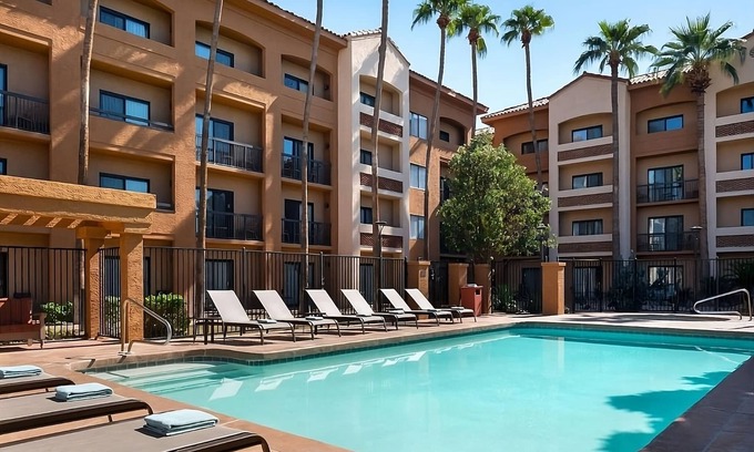 Camelback East Hotel | Enjoy in Phoenix, Pets are Allowed, Free Parking, with Pool, Near Colter Park!