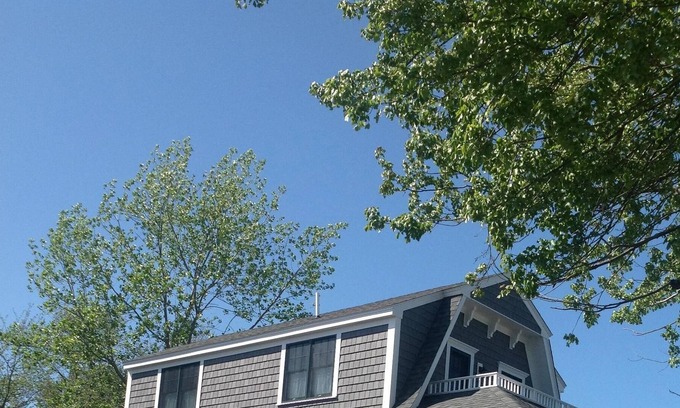 Hampton Cottage | Enjoy sunrises over the ocean and sunsets over the salt water pond