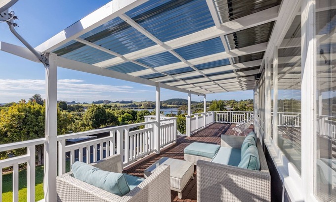 Kerikeri House | Enjoy the View - Kerikeri Holiday Home