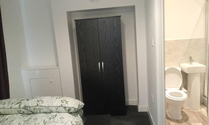 Burnley House | Ensuite double-bed (G1) close to Burnley city centre