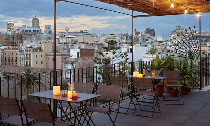 la Vila de Gracia Bed & Breakfast | Ensuite rooms in Gràcia and near the Sagrada Familia! Perfect for big groups!