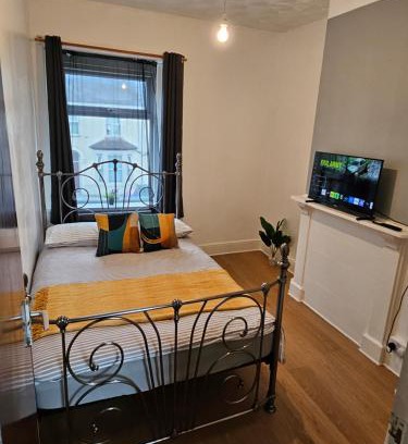 Riverside Apartment | Entire 2 Bedroom Apartment City Centre & Stadium