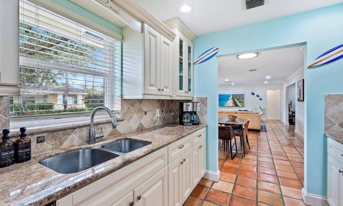 Parrot Cove House | Entire 3BR LakeWorth House near Golf and Beaches
