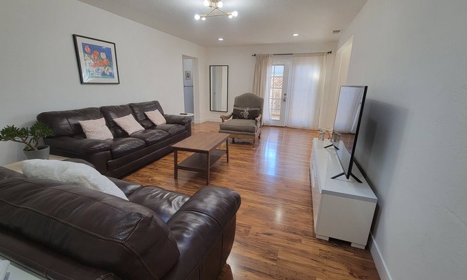 Berryessa House | Entire 5B3B Quiet Bungalow with Large Backyard Near High Tech