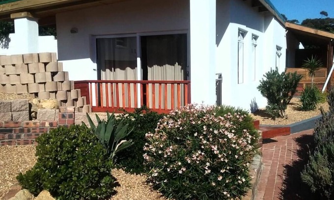 Helderberg Rural Cabin | ENTIRE cozy farm resort with a ocean view right out side your terrace W/4 BDRMn