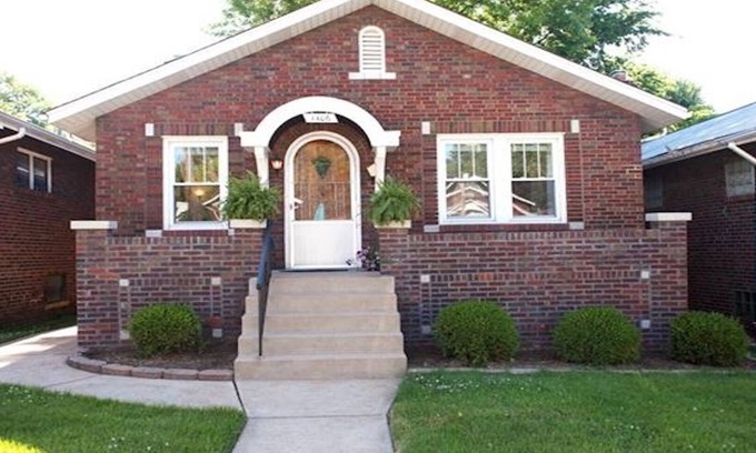 Clayton-Tamm House | Entire Dogtown House near Zoo, Forest Park and Wash U