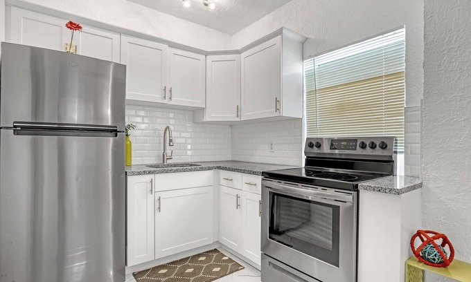 Fort Pierce Villa | Entire guesthouse in Hutchinson Island Walk To Beach/Restaurants