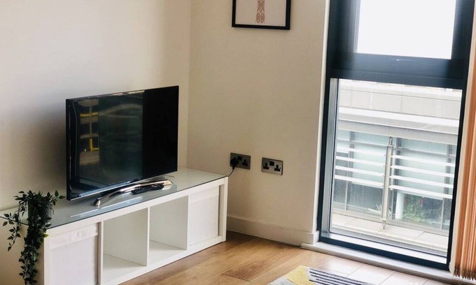 Sheffield City Centre Apartment | Entire “Home In The City” Near HOSPITAL