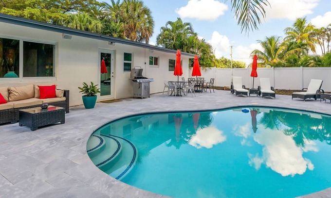 Oakland Park House | Entire Home with Pool Near Wilton Dr- Las Olas, Airport, Beachn