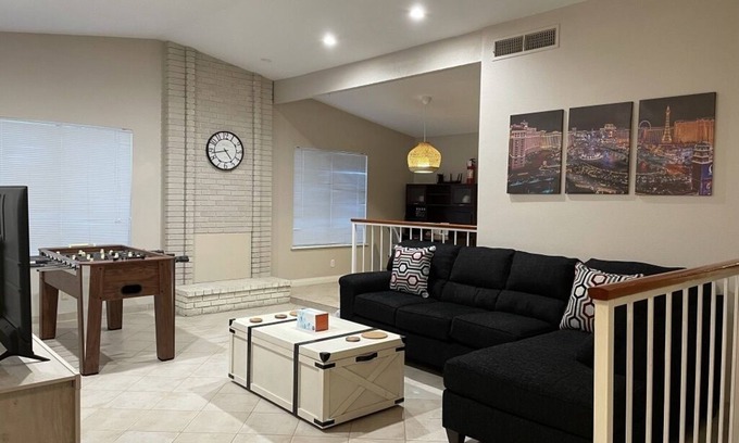 Chinatown House | Entire House 30+days 4 Bedrooms Central Located