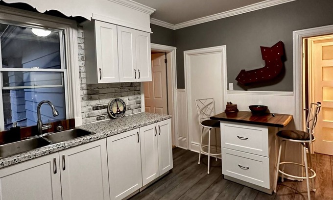 Inner Harbour House | Entire house with backyard in downtown Kingston
