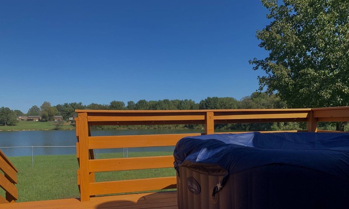 Old Hickory House | Entire Lake Home near Downtown Nashville