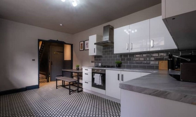 Everton House | Entire Modern House in Liverpool