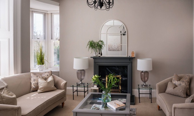 Birnam Apartment | Entire two bed apartment