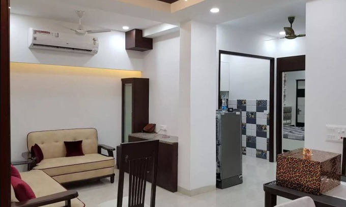 Delhi Apartment | Entire world-class apartment near metro station