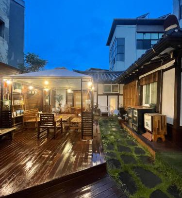 Andong House | Eoulim House