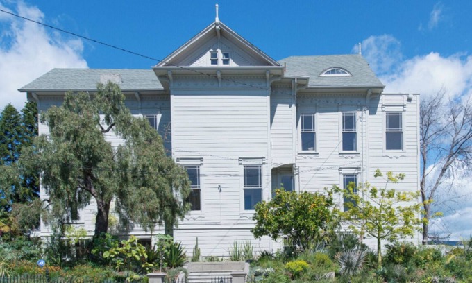 Oakland House | Epic, gorgeous, huge historic, Victorian mansion - easily sleeps 40+