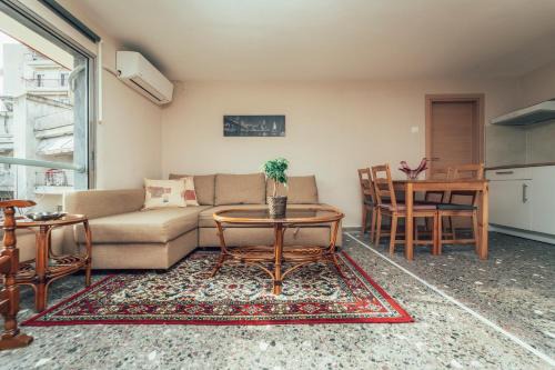 Ampelokipoi-Menemeni Apartment | Eptalofos Studio loft