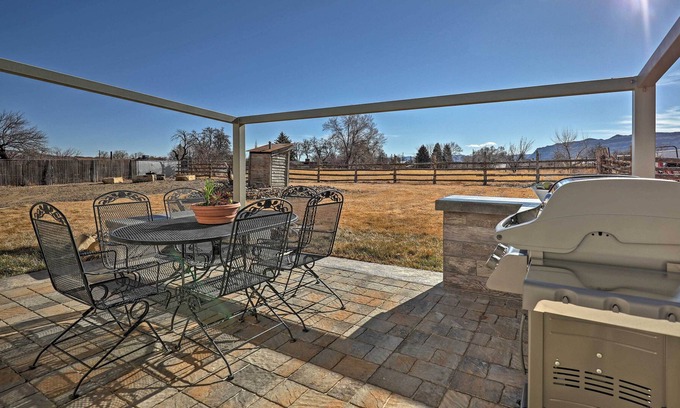 Escalante House | Escalante Home w/ Yard, Porch & Mtn Views!