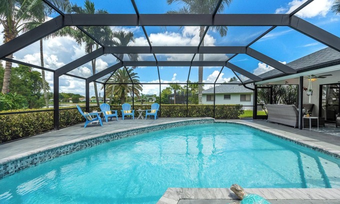 Three Oaks House | Escape to a Lush Tropical Oasis: Private Pool