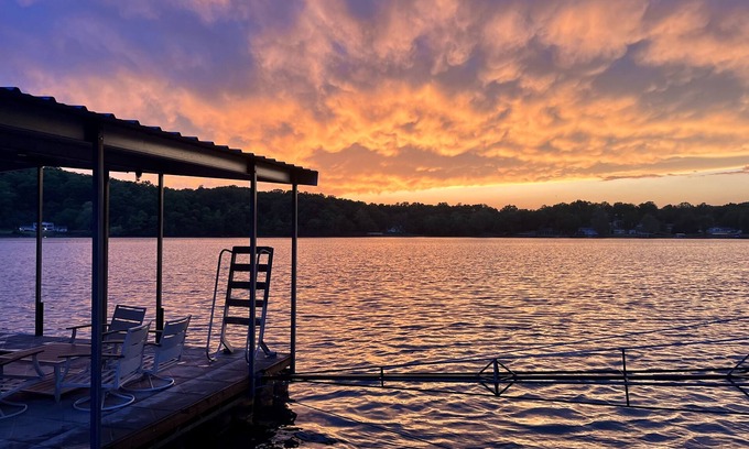 Roach House | Escape to Edgewater, a perfect 3-bdr lake front family oasis