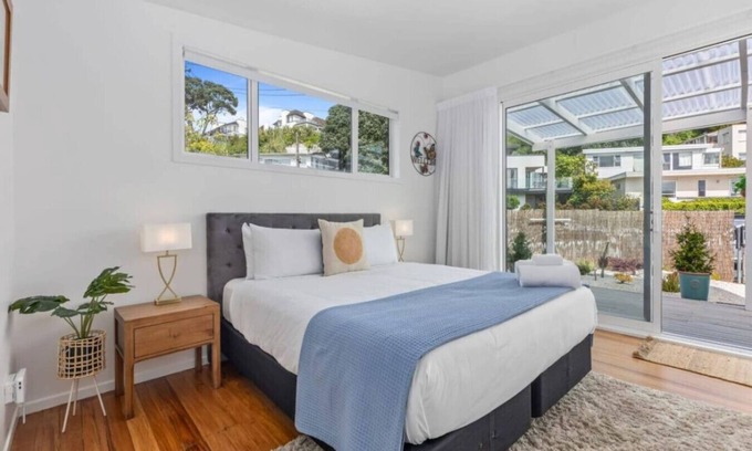 Kohimarama House | Escape to Kohi Cottage - Your Beachside Haven