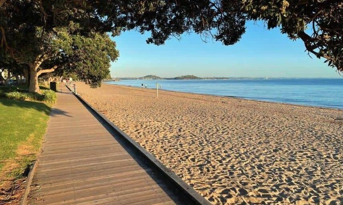 Kohimarama House | Escape to Kohi Cottage - Your Beachside Haven