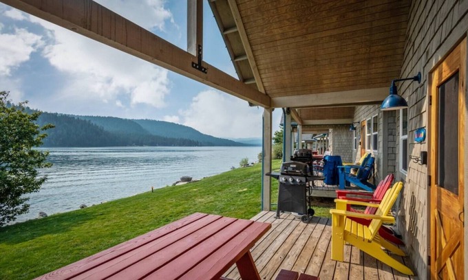 Dover Bay House | Escape to "Lakeside Hideaway" in Dover Bay — a cozy bungalow just steps from the water and resort amenities!