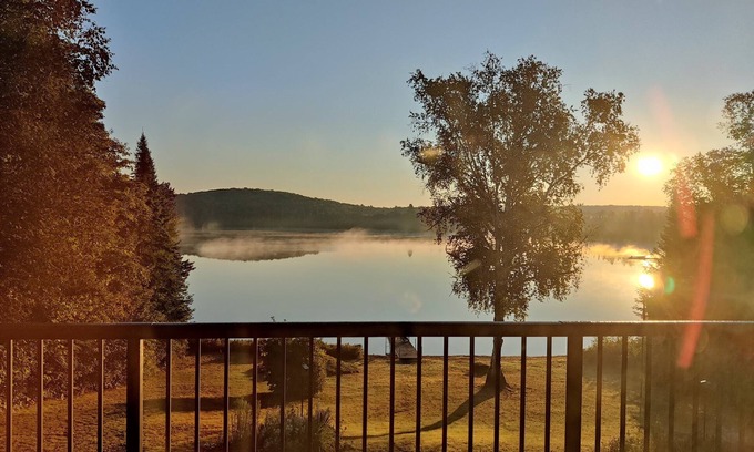 Novar Cottage | Escape to Muskoka Tranquility: Lakeside Bliss Awaits at Our Charming Cottage!