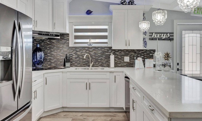 Florida Keys Villa | Escape to Serenity: Luxurious Waterfront Villa - Your Ultimate Vacation Retreat!