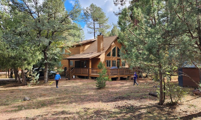 Pine Cabin | Escape to the perfect family mountain cabin in the cool pines