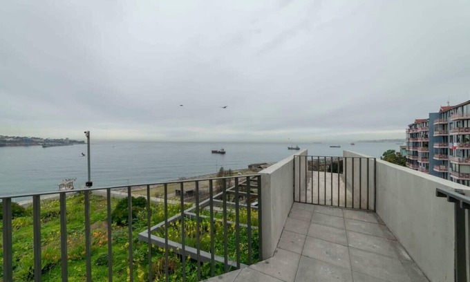 Valparaiso Apartment | Escape to this seaside retreat!