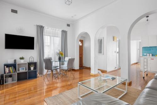 Bondi Beach Apartment | Escape Winter in Bondi - 2mins to Beach