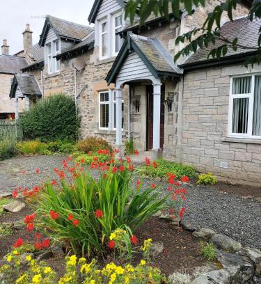 Pitlochry House | Esk Cottage