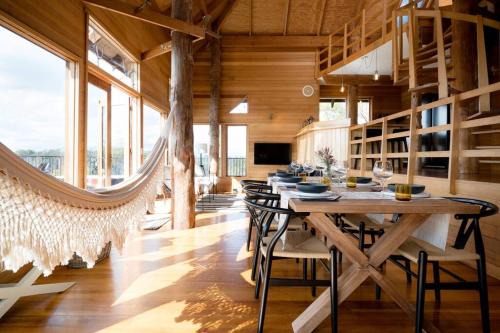Blackstone Heights House | Esk Treehouse Cabin Unique Home with River Views