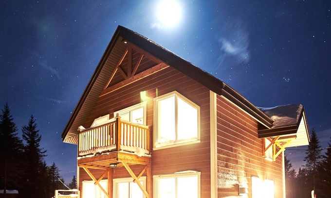Saint-Paul-de-Montminy Ski Chalet | ESKER NATURE TWO BEDROOMS & MEZZANINE LAKE VIEW ACCESS TO SPA, SAUNA & YURT
