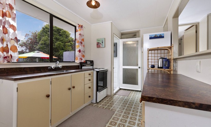 Omaha Cottage | Esme Escape - Omaha Holiday Home