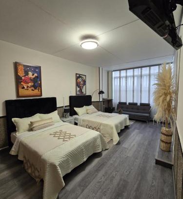 Barrios Unidos House | ESPACIOSA y MODERNA SUITE