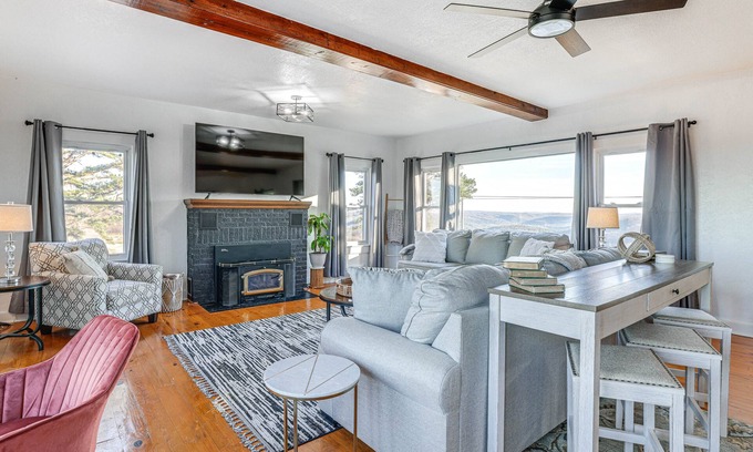 Eureka Springs House | Eureka Springs Home Rental w/Panoramic Views!