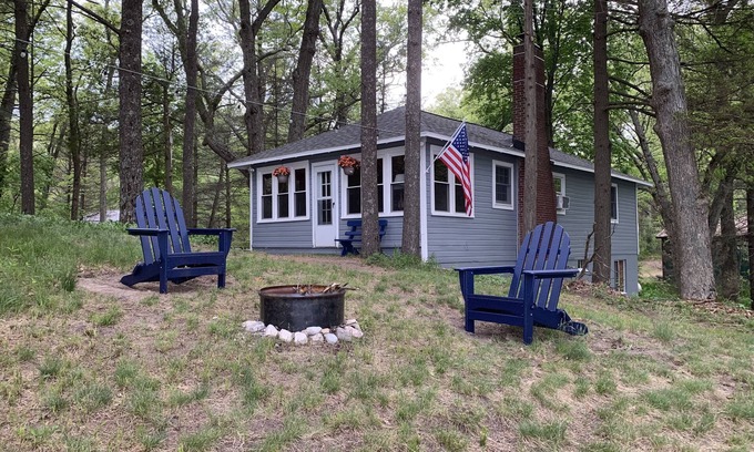 Holton Cottage | Evansdale Cottage on Beautiful Big Blue Lake