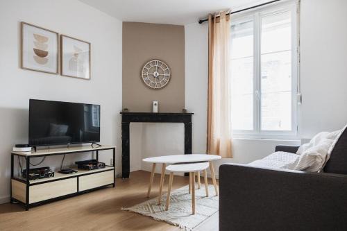 Saint-Quentin Apartment | Evasion Prestige - Duplex Balnéo, Sauna & Billard