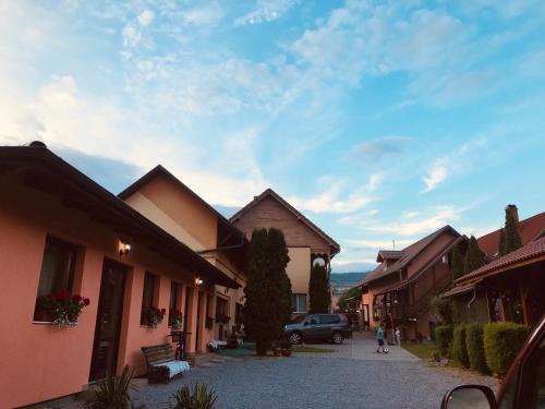 Corund House | Evelyn Panzio