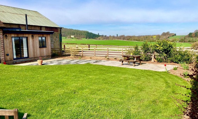 Eaton Mascott House | Evenwood Byre