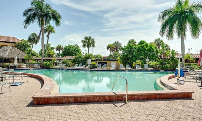 Naples Apartment | Everglades Getaway 15 Mi to NP: Sail + Swim!