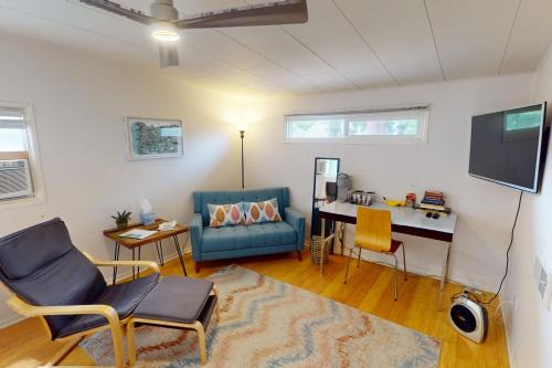 Eugene House | Evergreen Hideaway