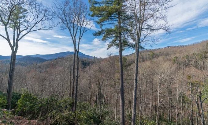 Foscoe Resort | Evergreens 521- Mountain Condo, Echota Gated Resort, Grandfather Mountain View, Indoor/Outdoor Po.